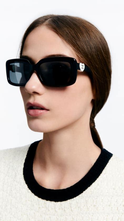 chanel heart logo sunglasses|Charming Hearts – CHANEL Eyewear .